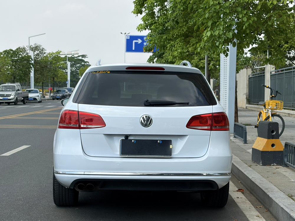 Volkswagen Magotan (Import)