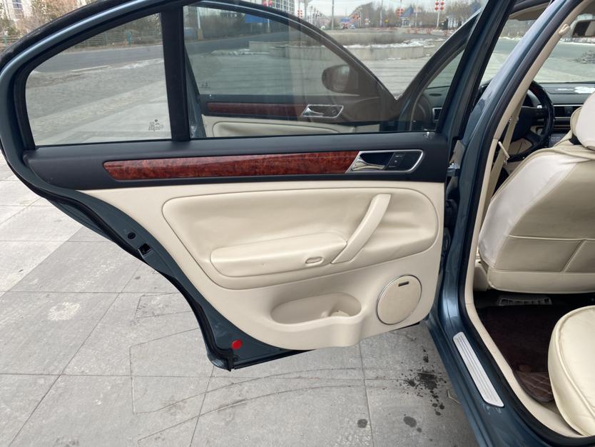 Volkswagen Passat Lingyu