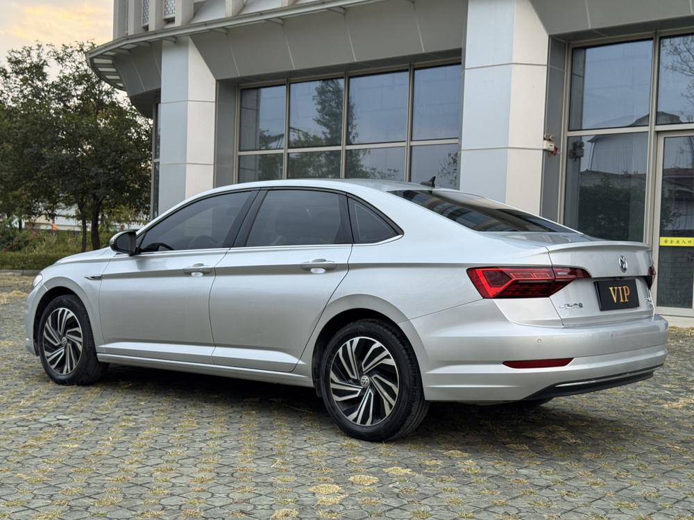 Volkswagen Sagitar