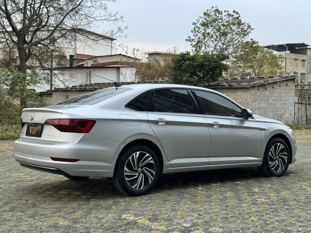 Volkswagen Sagitar