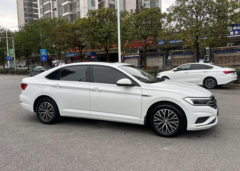 Volkswagen Sagitar