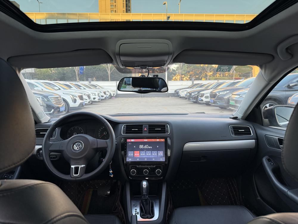 Volkswagen Sagitar