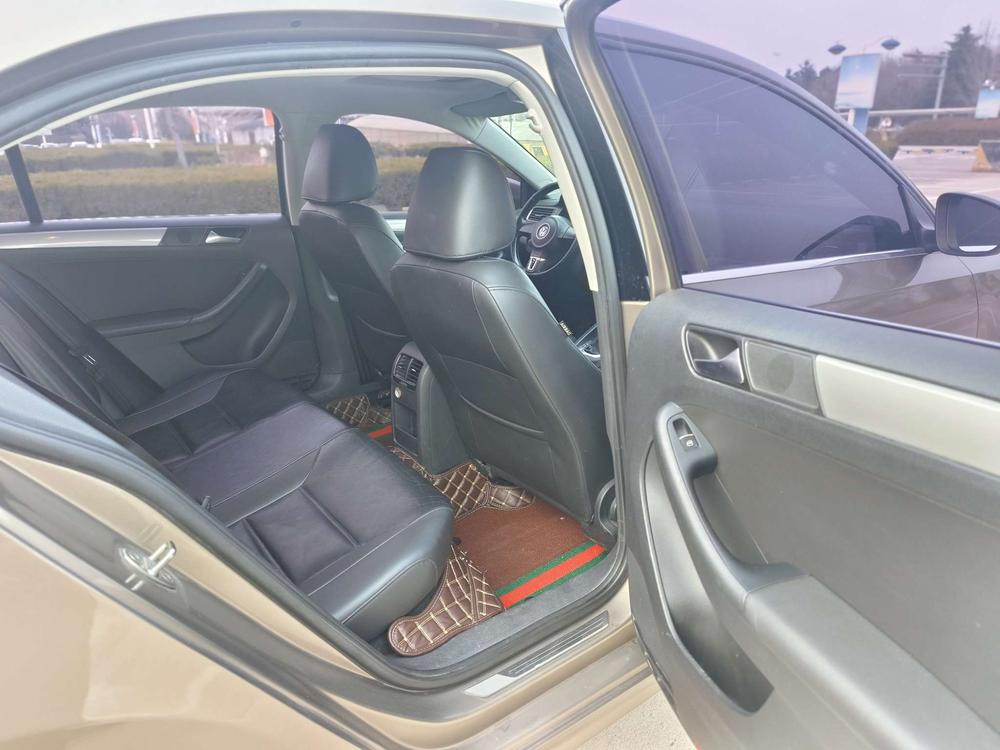 Volkswagen Sagitar