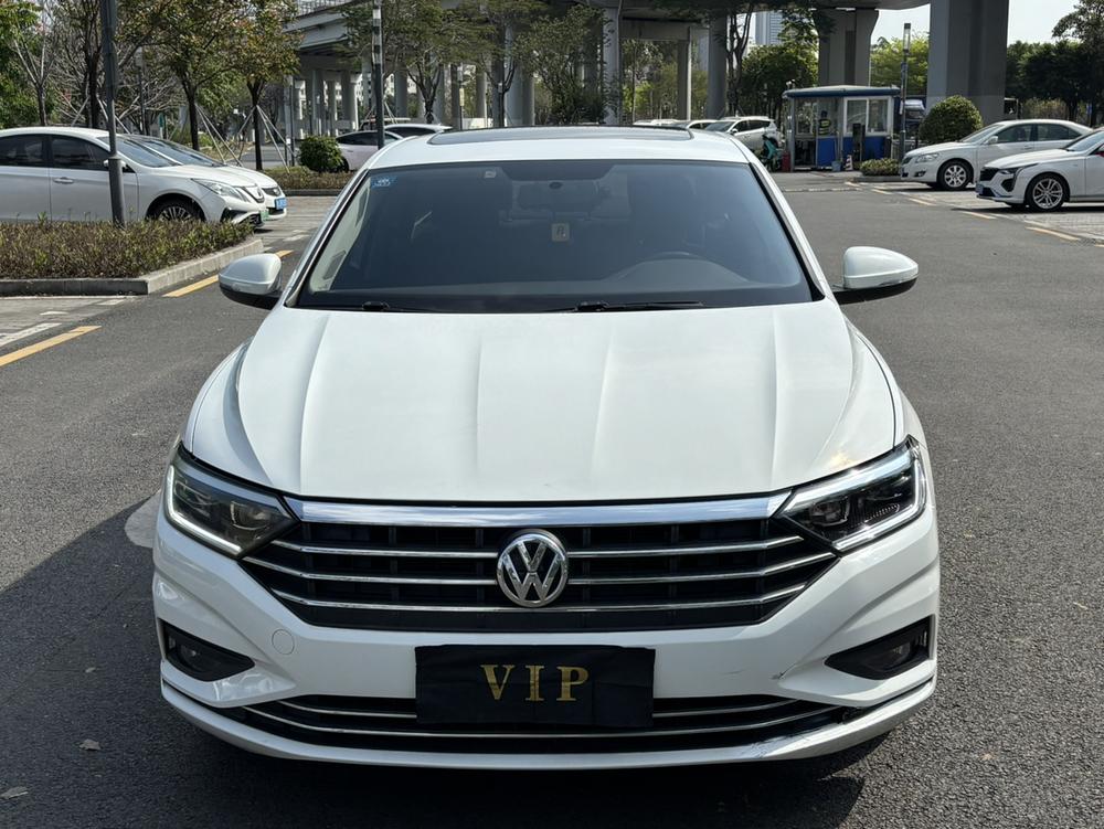 Volkswagen Sagitar