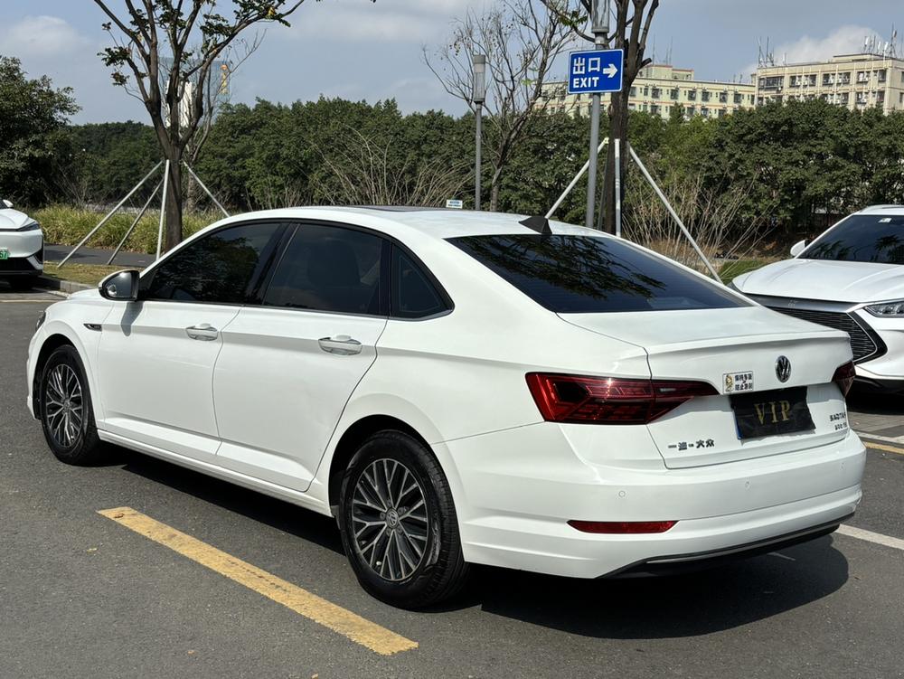 Volkswagen Sagitar