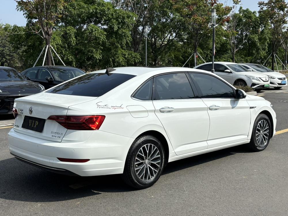 Volkswagen Sagitar