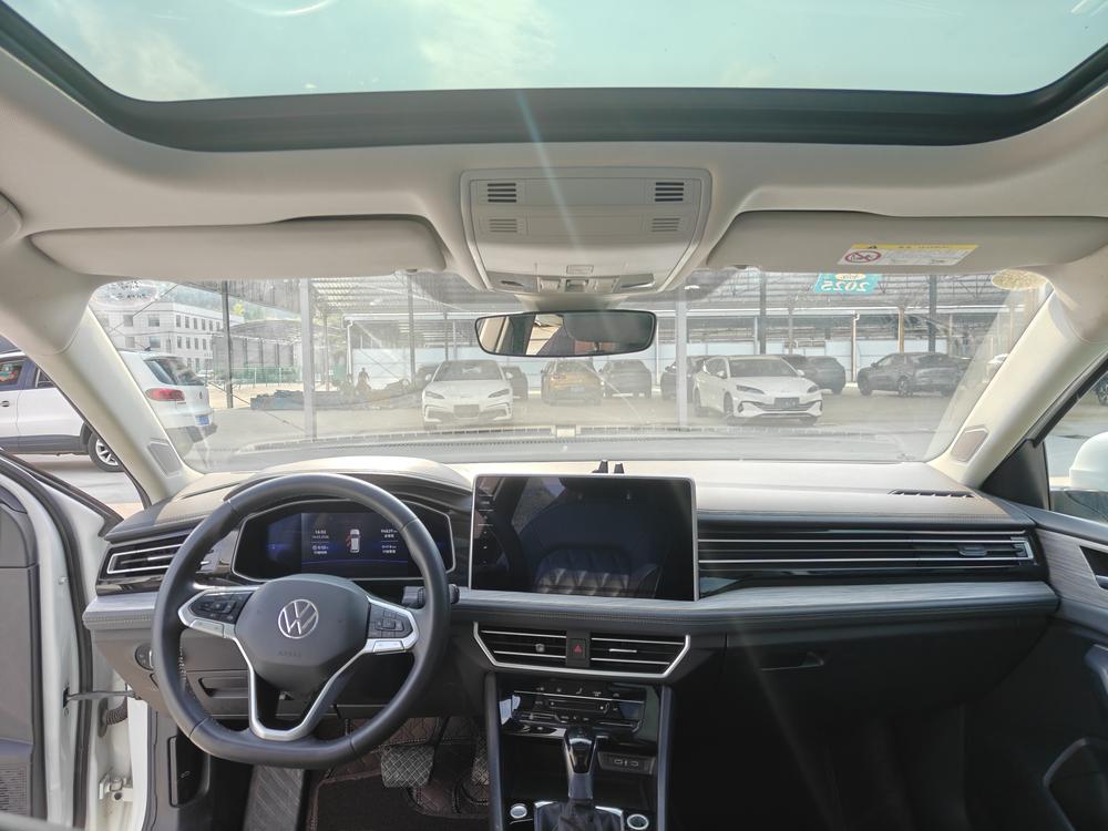 Volkswagen Sagitar