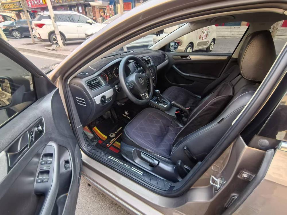 Volkswagen Sagitar