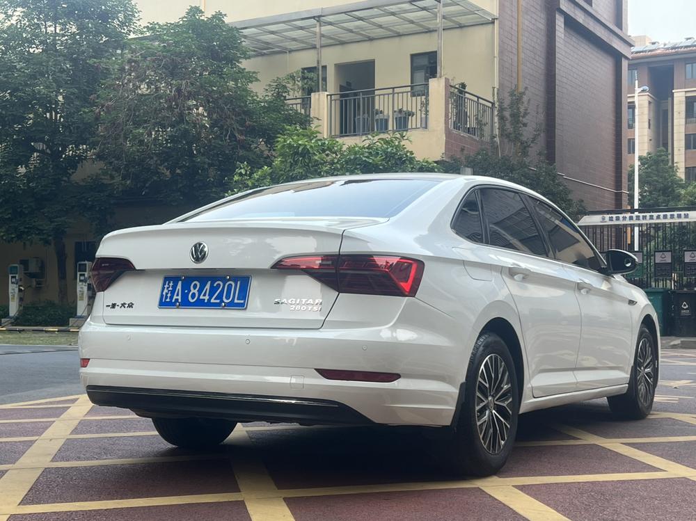 Volkswagen Sagitar