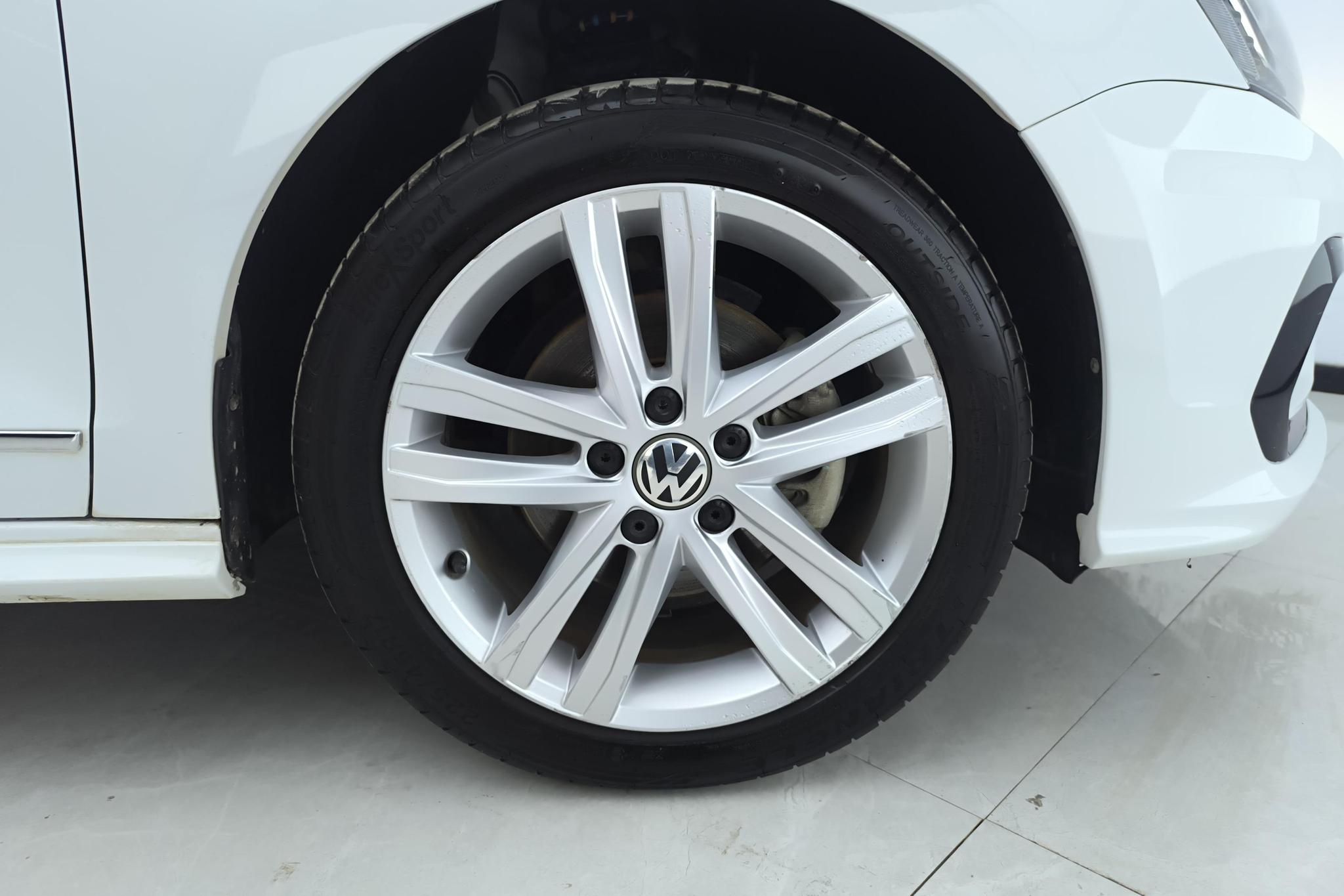 Volkswagen Sagitar