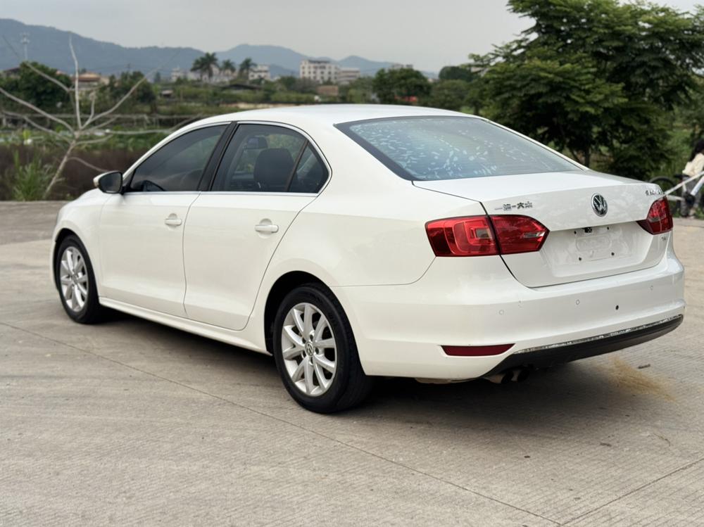 Volkswagen Sagitar