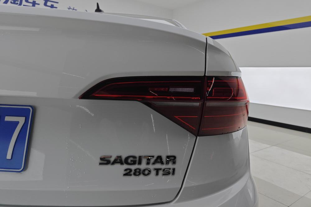 Volkswagen Sagitar