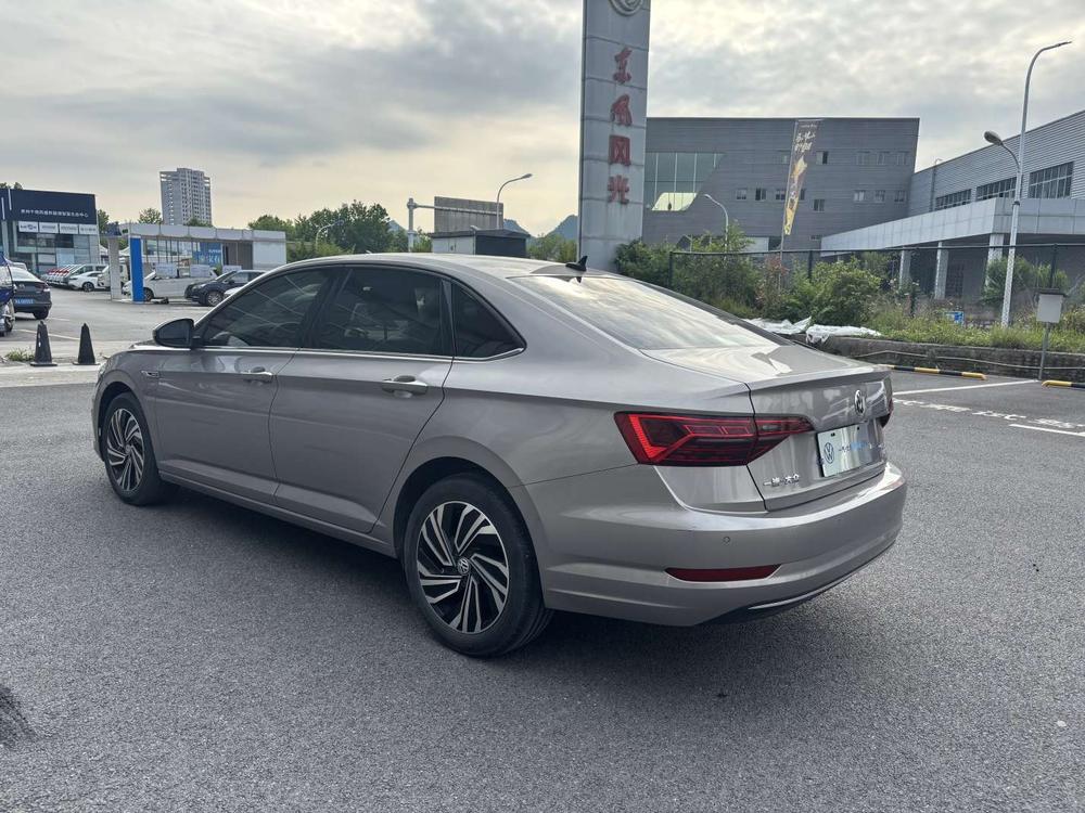 Volkswagen Sagitar