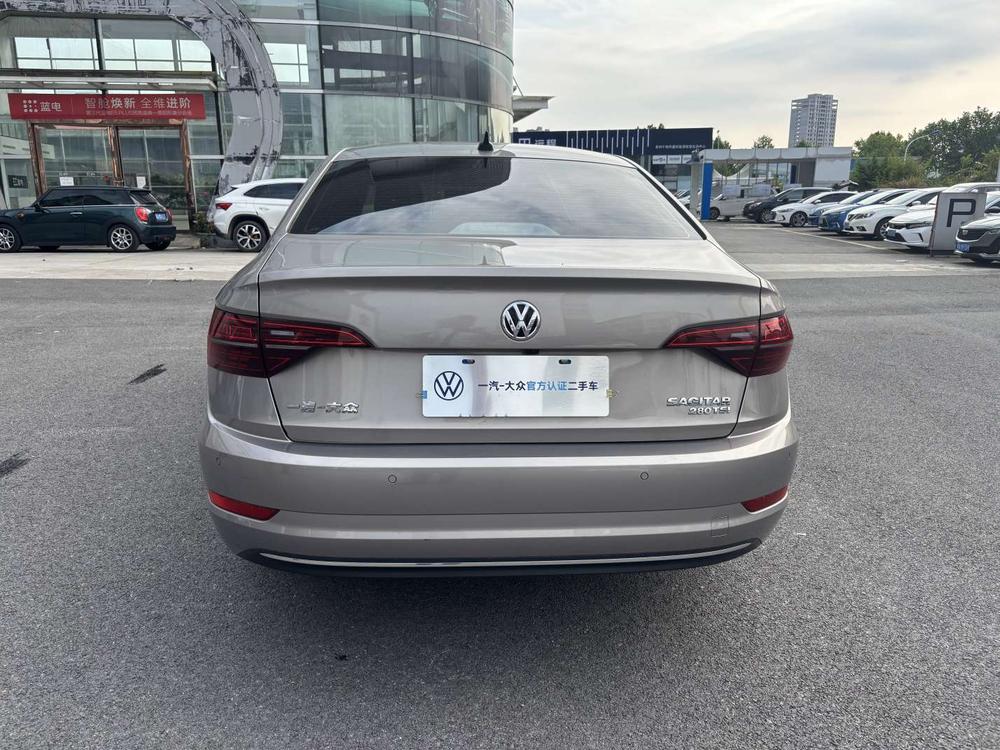 Volkswagen Sagitar
