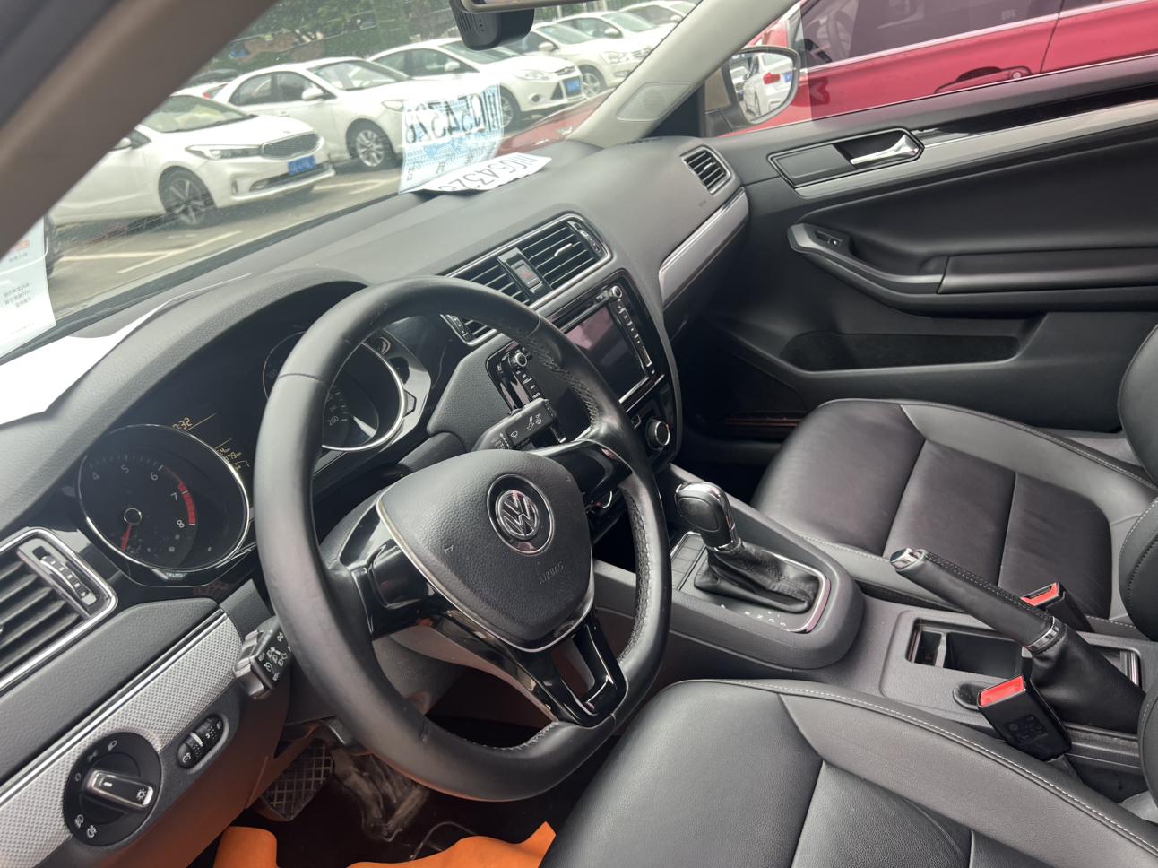 Volkswagen Sagitar