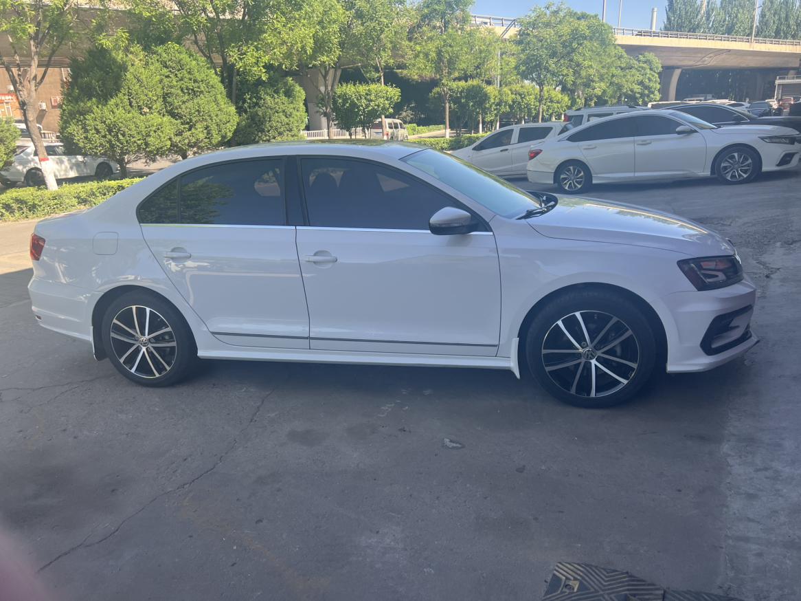 Volkswagen Sagitar