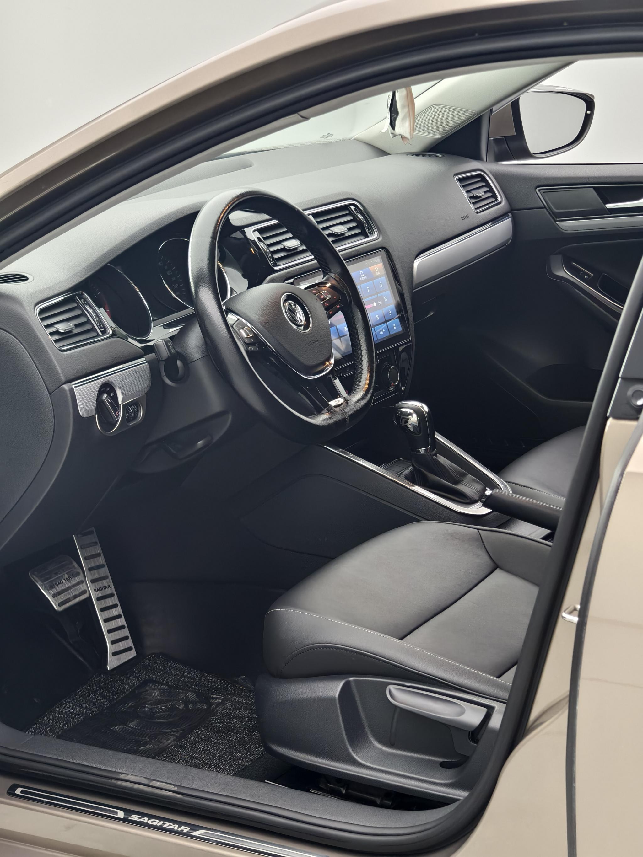 Volkswagen Sagitar