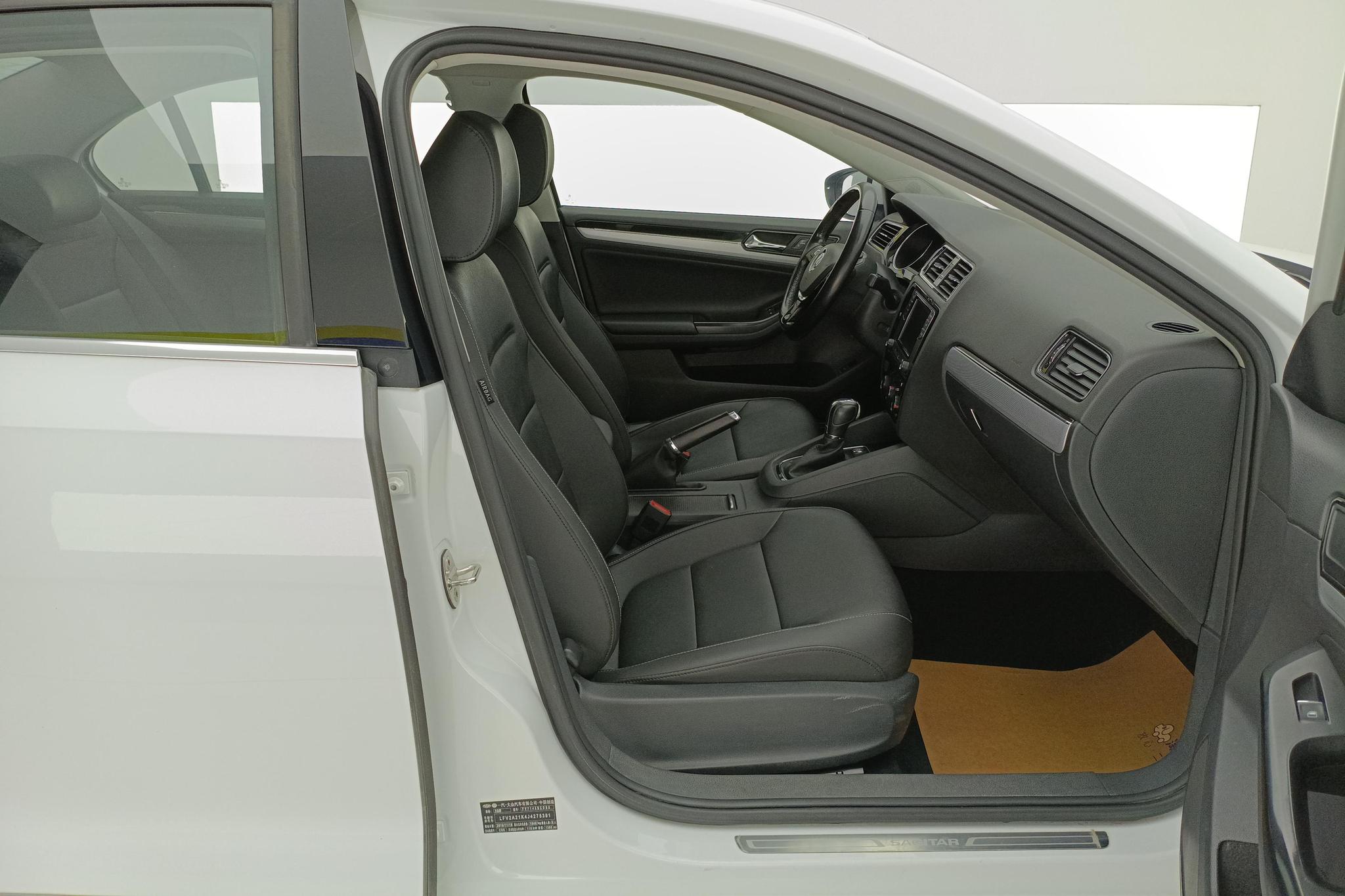 Volkswagen Sagitar
