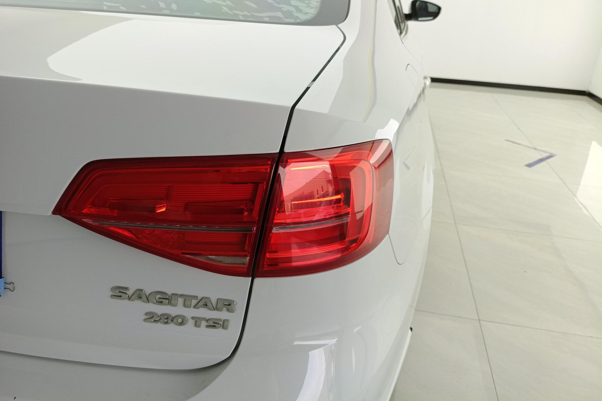 Volkswagen Sagitar