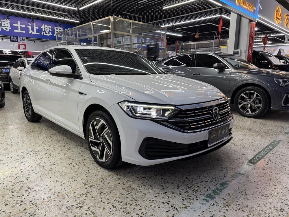 Volkswagen Sagitar