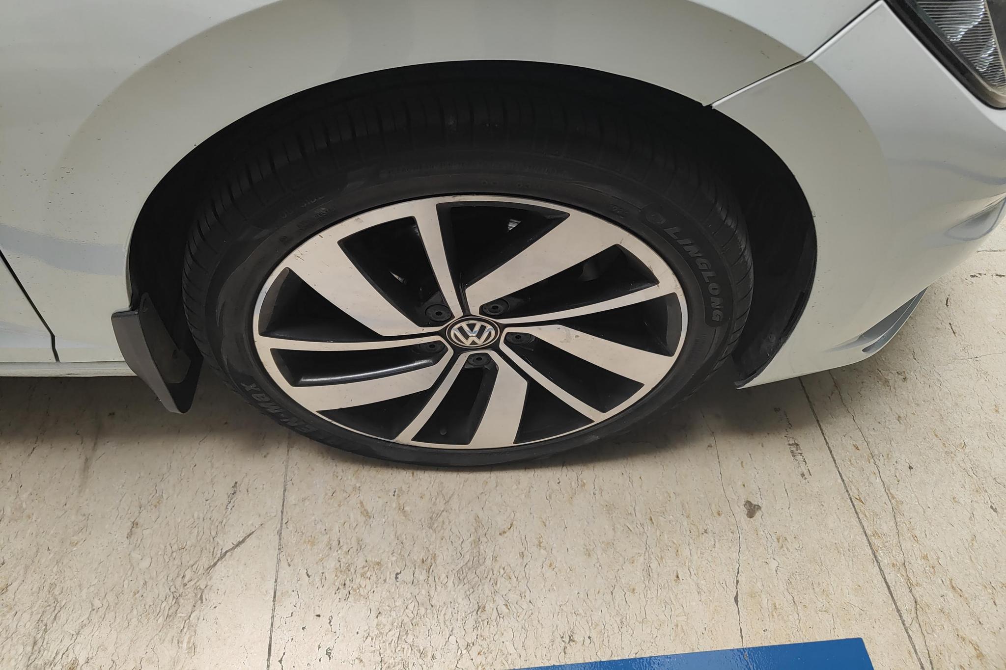 Volkswagen Sagitar