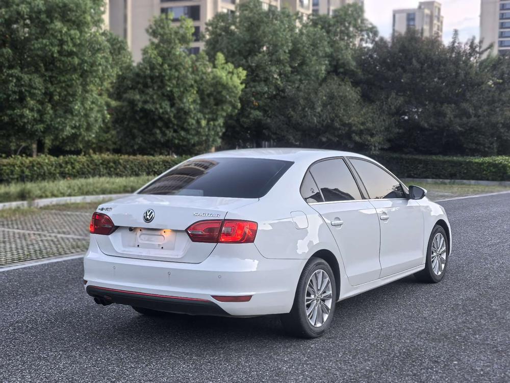 Volkswagen Sagitar