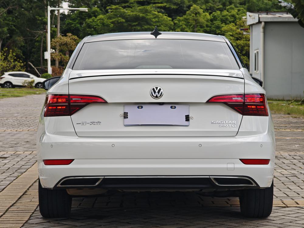 Volkswagen Sagitar