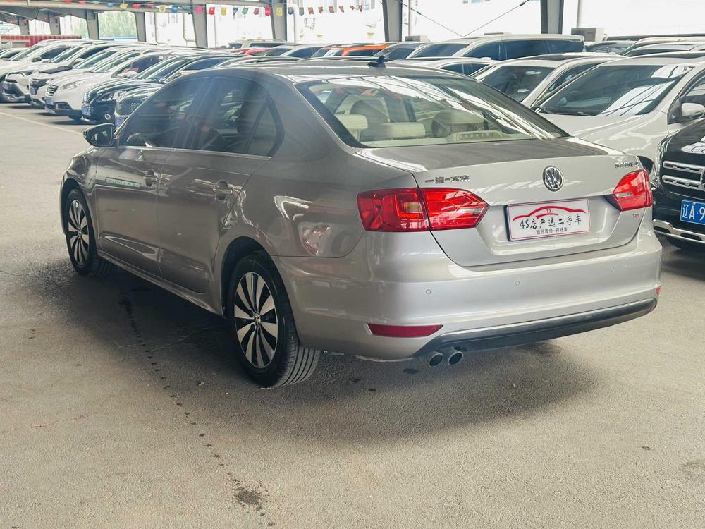Volkswagen Sagitar