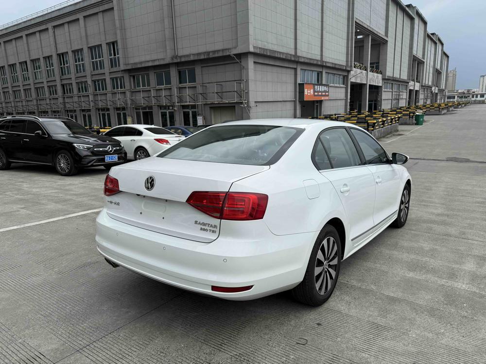 Volkswagen Sagitar