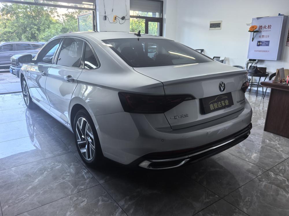 Volkswagen Sagitar