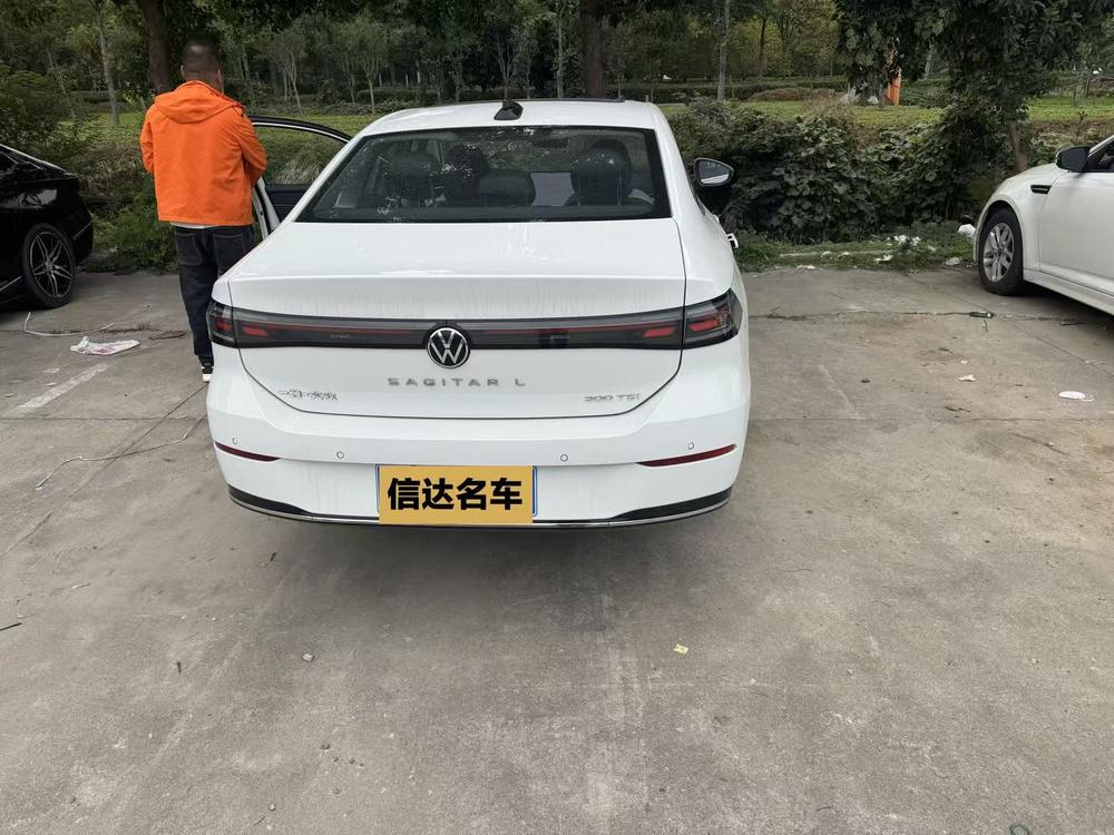 Volkswagen Sagitar