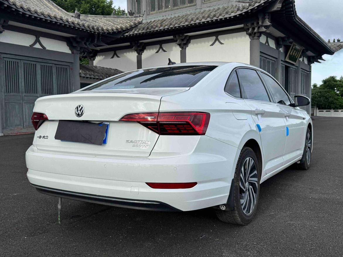 Volkswagen Sagitar