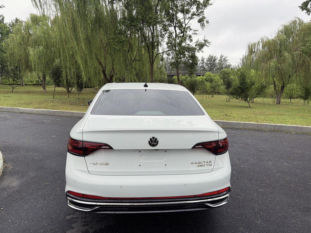 Volkswagen Sagitar