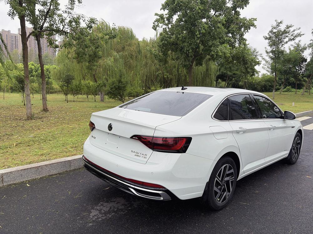 Volkswagen Sagitar