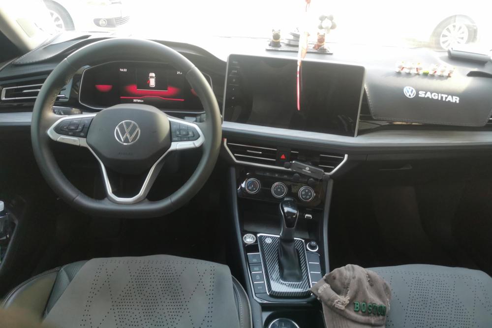 Volkswagen Sagitar