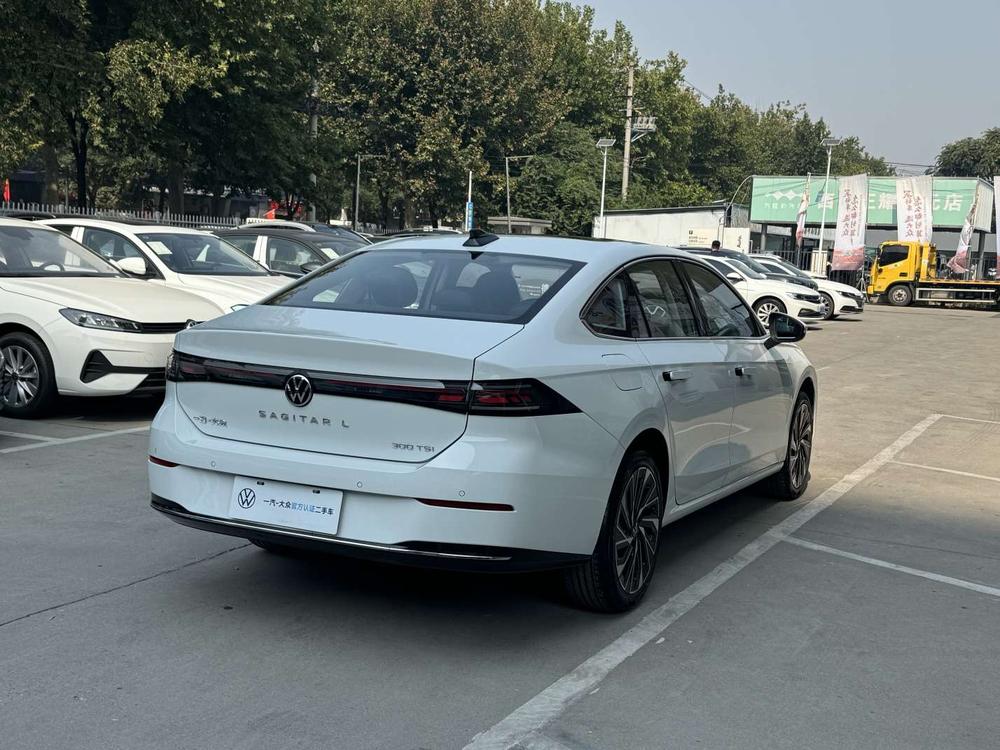 Volkswagen Sagitar