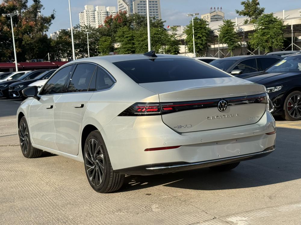 Volkswagen Sagitar