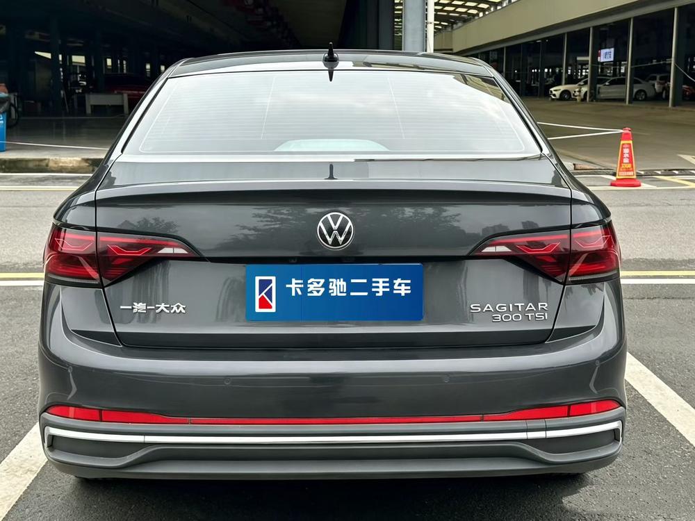 Volkswagen Sagitar