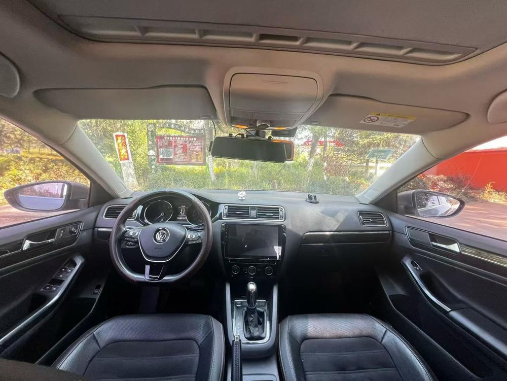 Volkswagen Sagitar