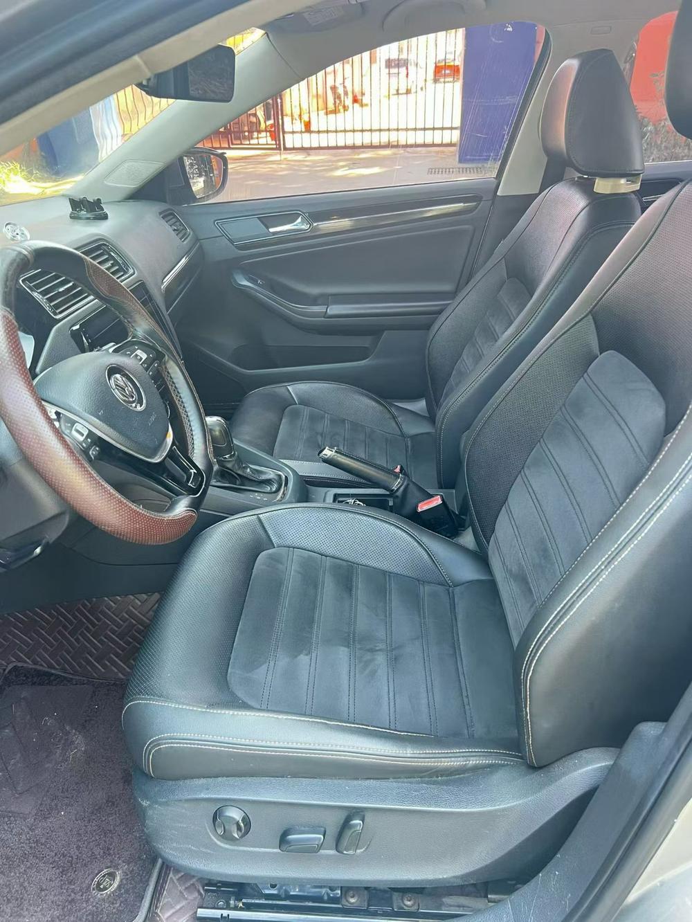 Volkswagen Sagitar