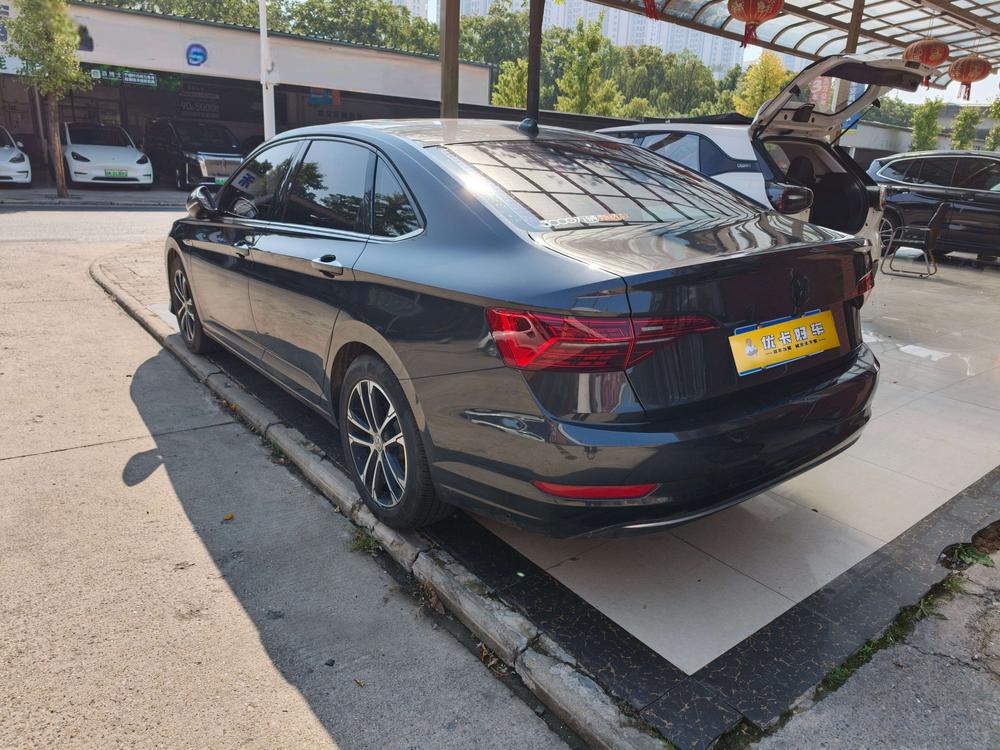 Volkswagen Sagitar