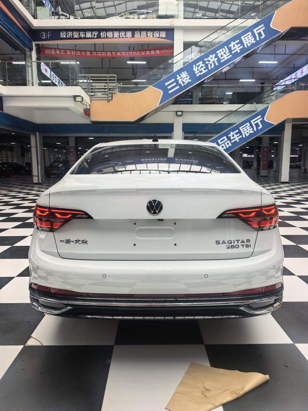 Volkswagen Sagitar