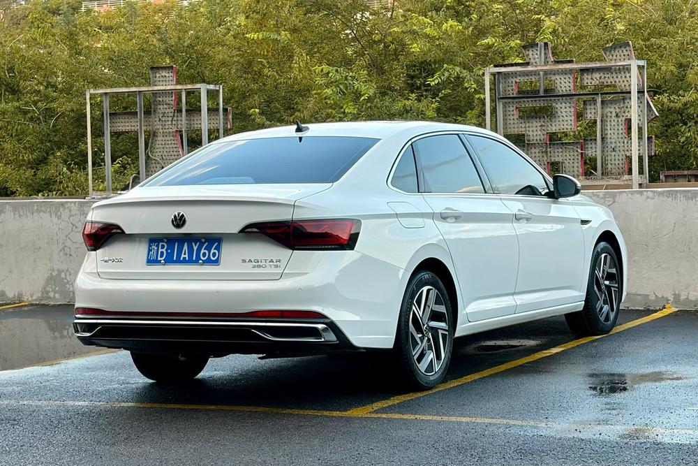 Volkswagen Sagitar