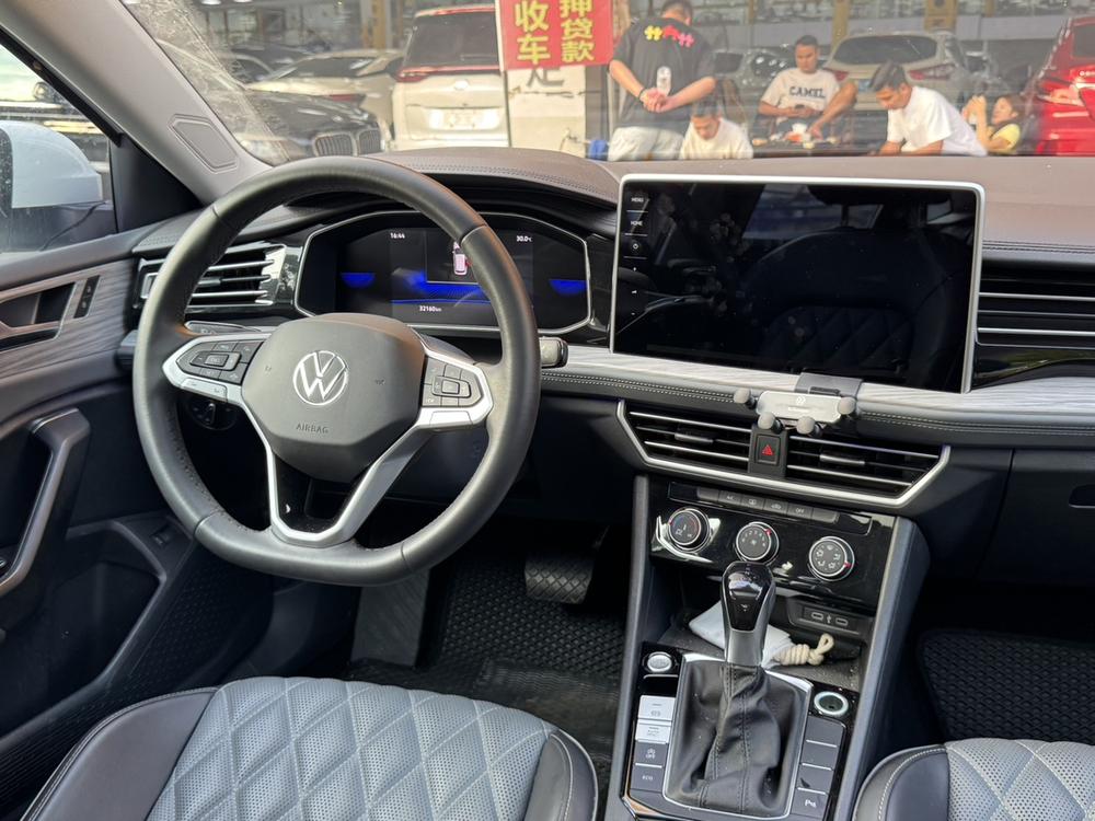 Volkswagen Sagitar