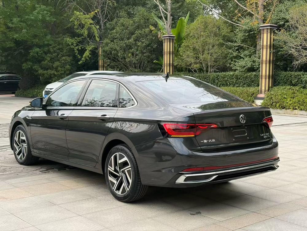 Volkswagen Sagitar