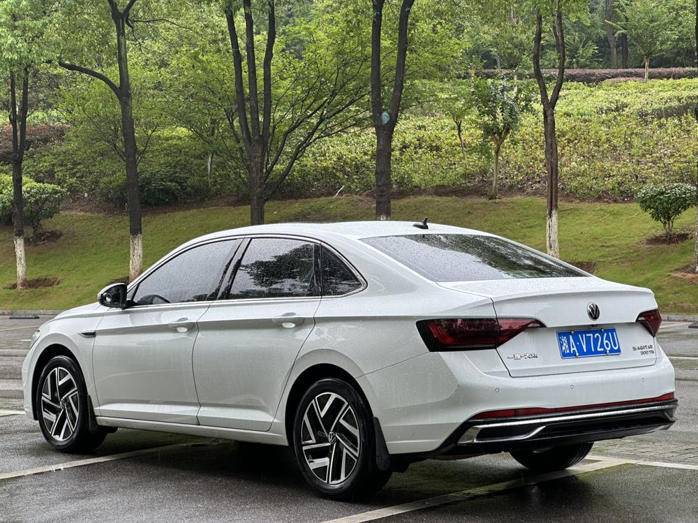 Volkswagen Sagitar