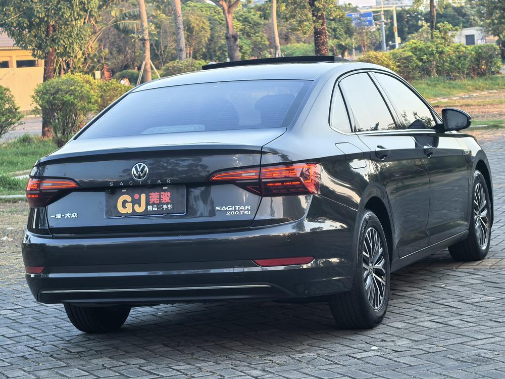 Volkswagen Sagitar