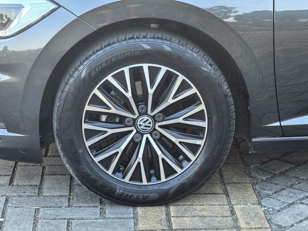 Volkswagen Sagitar