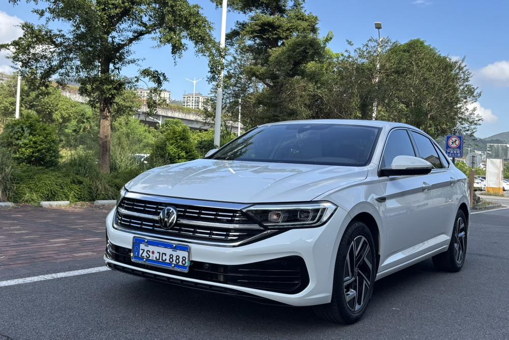 Volkswagen Sagitar