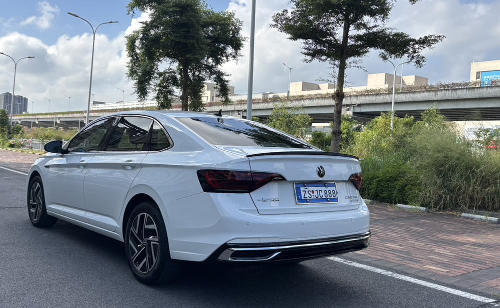 Volkswagen Sagitar